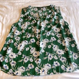 Banana Republic Sleeveless blouse